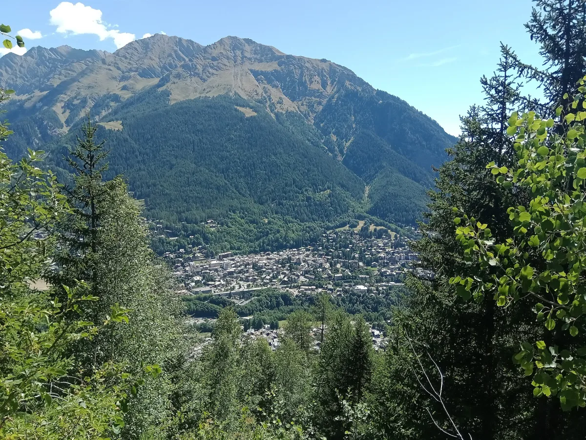 Aosta: La Perla della Montagna tra Storia e Sport
