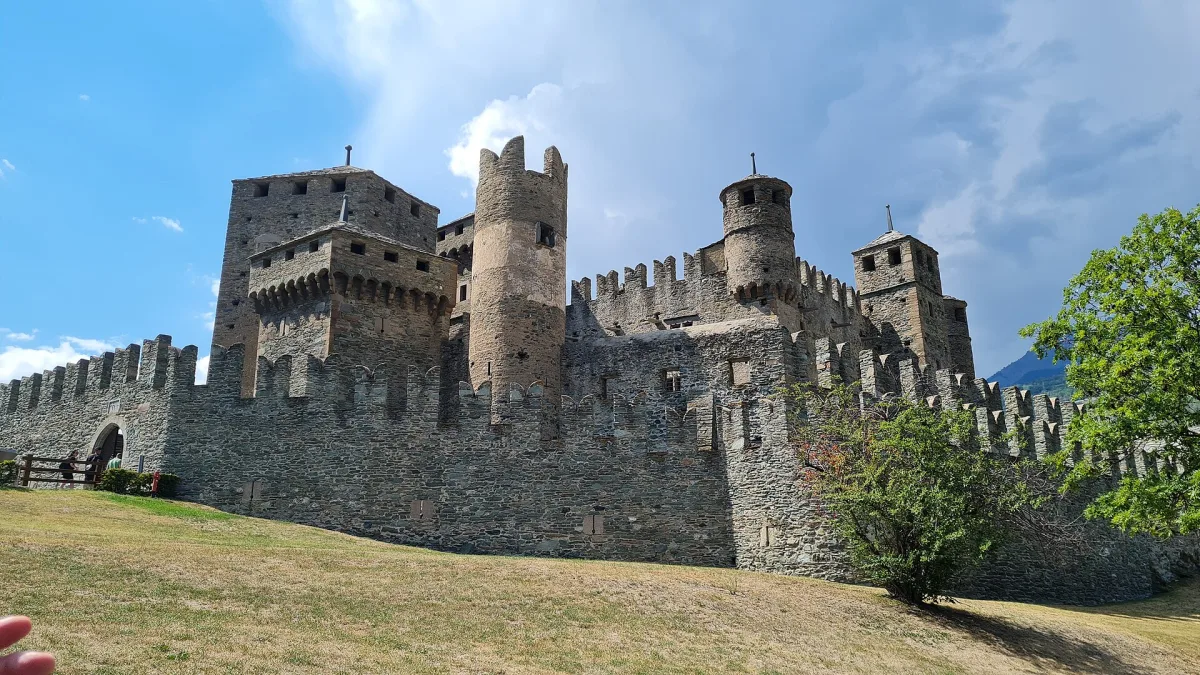 Cosa vedere a Fénis: il gioiello medievale della Valle d'Aosta