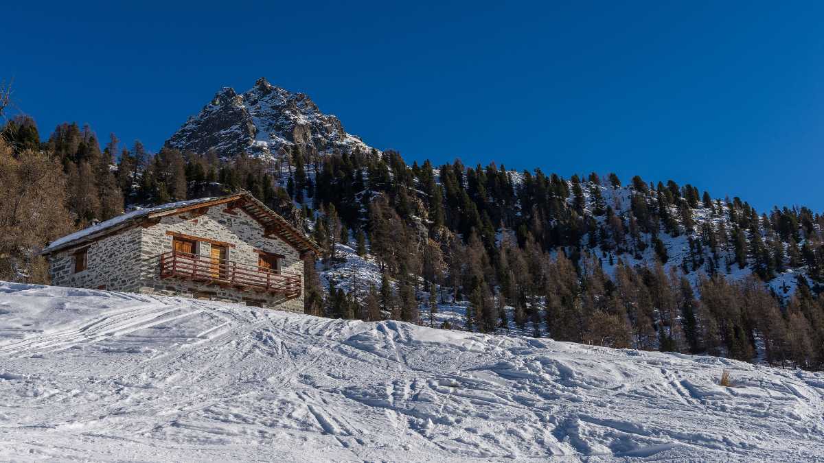Come Arrivare a Champoluc: Guida Pratica per il Tuo Soggiorno nel Cuore del Monterosa Ski
