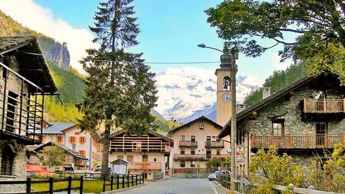 Come Arrivare a Gressoney-La-Trinité: La Guida Completa