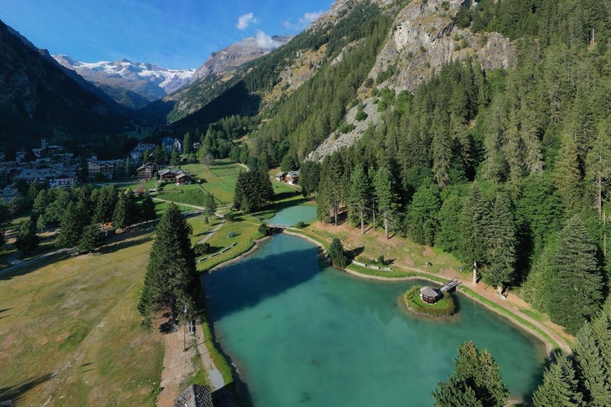 Scorcio della Chiesa di San Giovanni Battista a Gressoney-La-Trinité